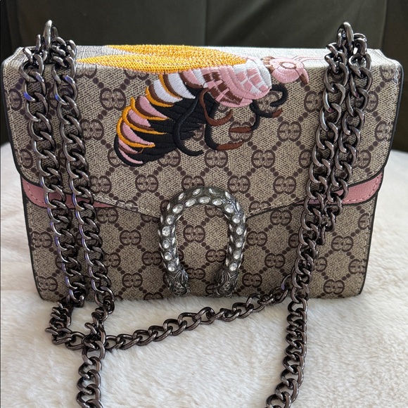 Handbags - BRAND NEW BEE PURSE